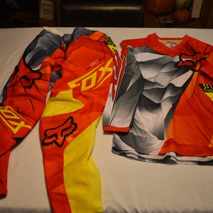 NEW - FOX180 HC Performance Racewear Motocross Jersey/Pants Set, Red/Yellow/Gray, YL, 10/26