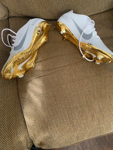 New Size 13 (Women's 14) Low Cut