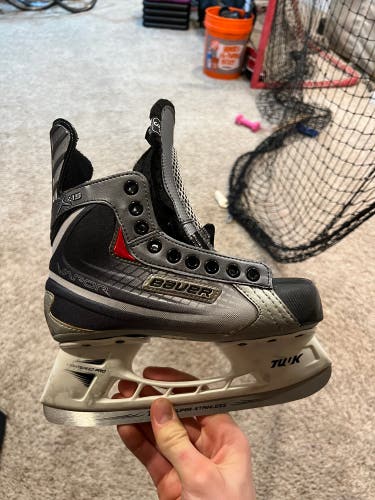 Bauer x15 size 3 EE skates