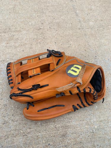 Outfield 12.75" A2000 Baseball Glove