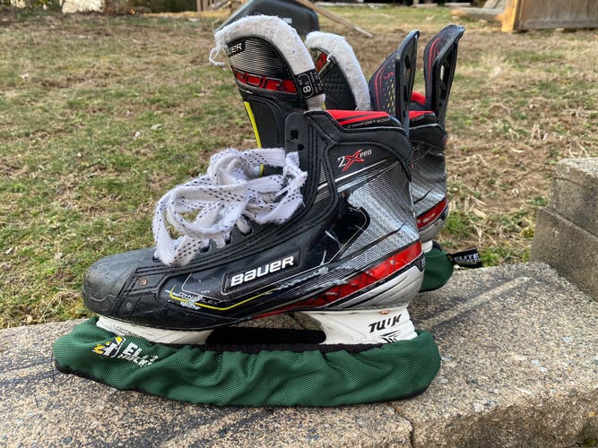 Senior Bauer Extra Wide Width Size 8.5 Vapor 2X Pro Hockey Skates
