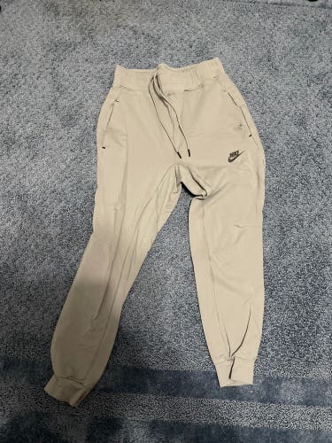 Nike tech fleece pants