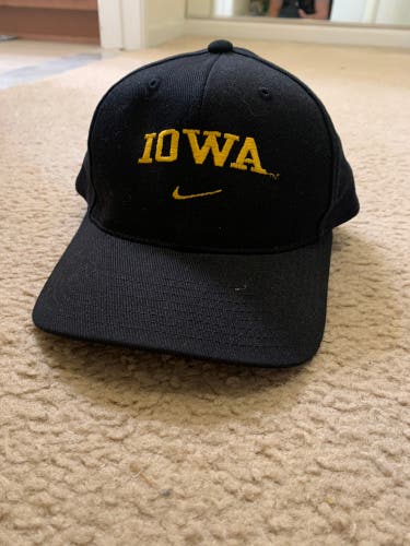 90’s Throwback Iowa Hawkeyes Nike Hat