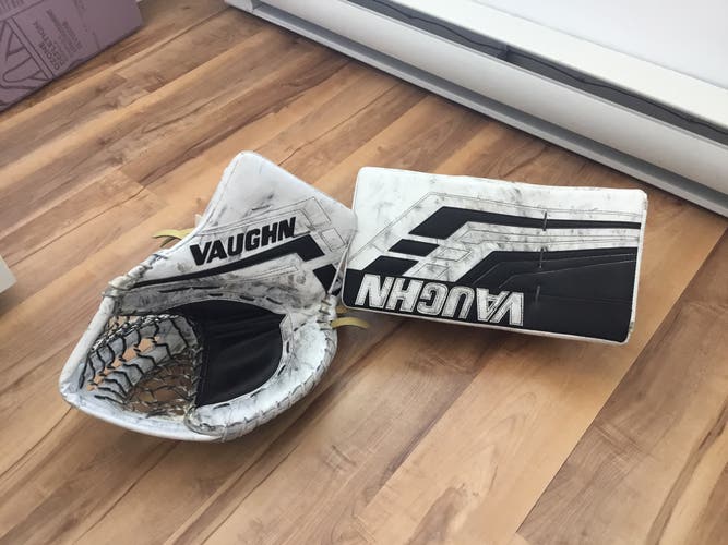 Saville Pro Return Vaughn VE8 Pro Carbon Glove Set (FULL RIGHT)