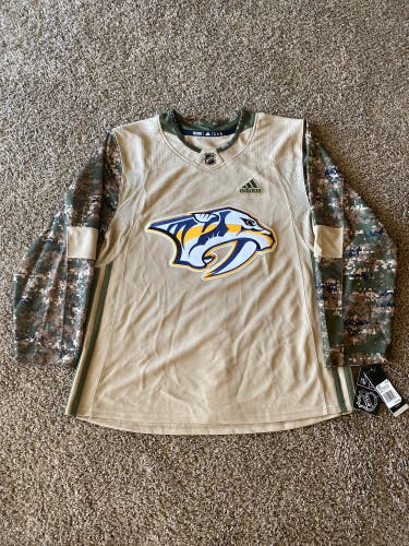 Predators Camo blank hockey jersey Size 50