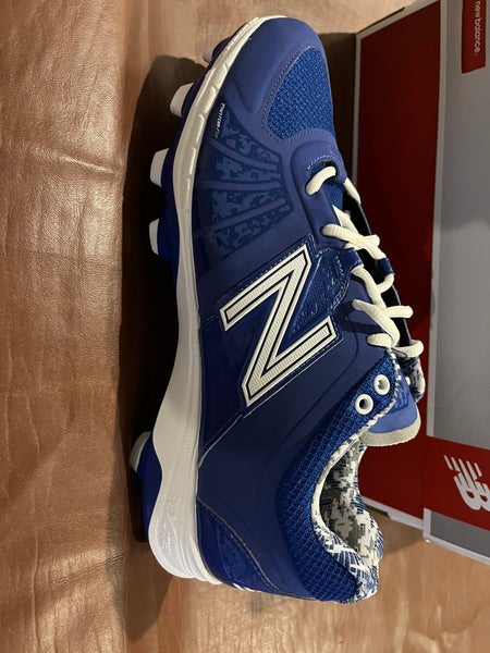 Blue Men's Molded Cleats New Balance Cleats