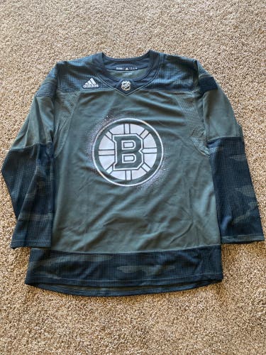 New Bruins camo Blank hockey jersey Size 52