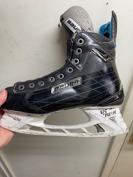 Senior Bauer Extra Wide Width Size 9 Nexus 8000 Hockey Skates