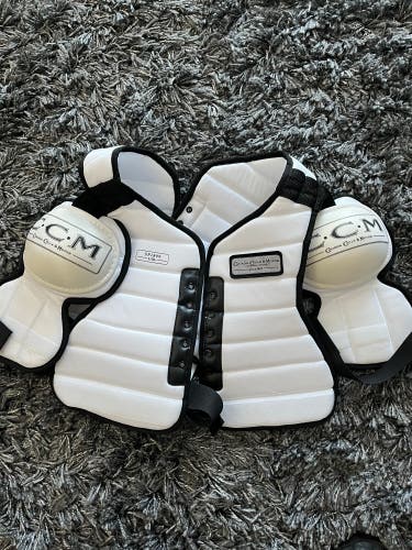 CCM Shoulder Pads 1899