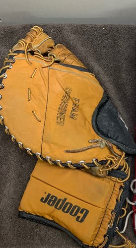 VINTAGE PRO COOPER GM9 GOALIE NHL GLOVE