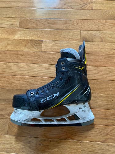 Senior CCM Regular Width Size 8 Super Tacks AS1 Hockey Skates