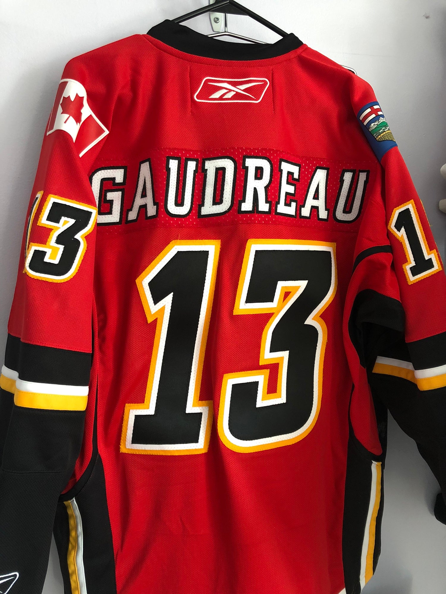 Outerstuff Youth Boys Johnny Gaudreau Red Calgary Flames 2020/21 Alternate  Premier Player Jersey