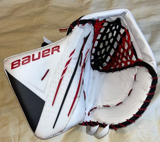 BAUER PRO CUSTOM HYPERLITE GLOVE, used 5 times