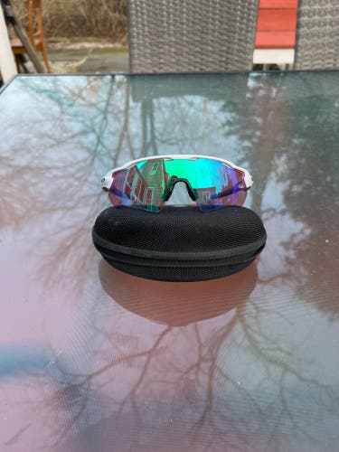 Unisex One Size Fits All Oakley Radar Sunglasses