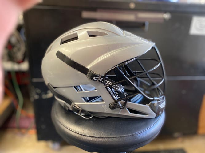 Player's Cascade CS Youth Helmet