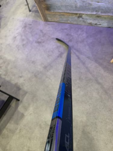 P28 Flex 70 Senior Right Handed Nexus 2N Pro Hockey Stick