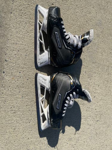 Used Bauer Regular Width  Size 2 Supreme S27 Hockey Goalie Skates