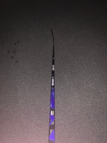Senior Right Handed Pro Stock Nexus 2N Pro XL Hockey Stick