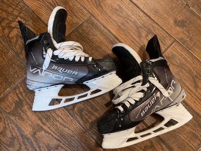 Bauer Pro Stock Size 9.5 Vapor Hyperlite Hockey Skates