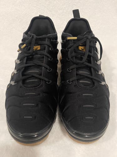 Nike Air VaporMax Plus Black Metallic Gold