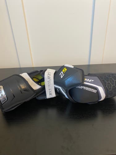 Large Bauer Supreme 2S Elbow Pads