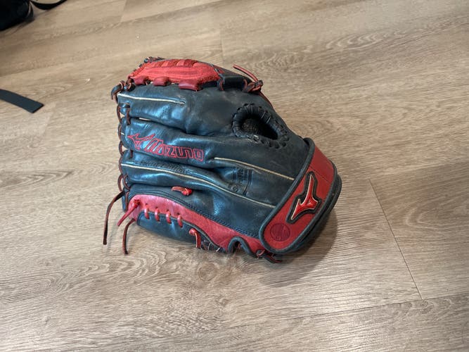 Pitcher's 12" MVP Prime SE Softball Glove