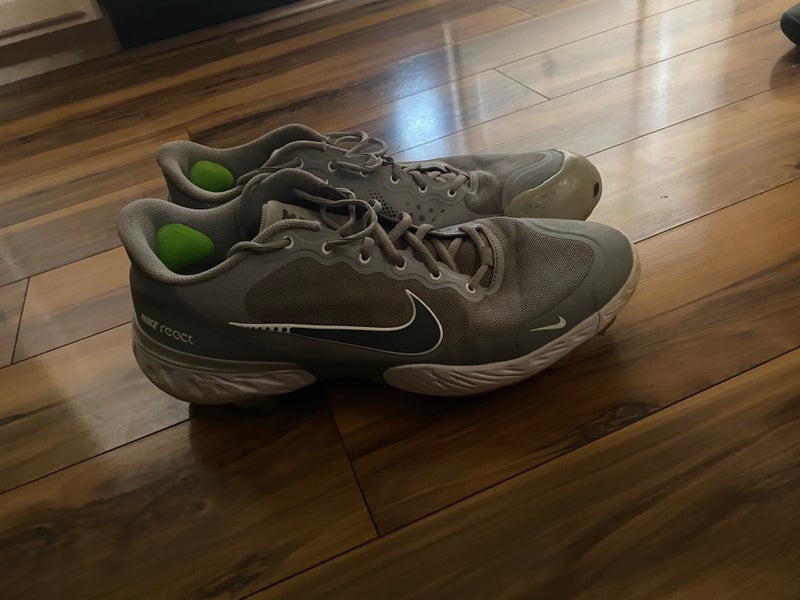 Gray Used Adult Men's Size 12 (Women's 13) Metal Nike Low Cut Huarache