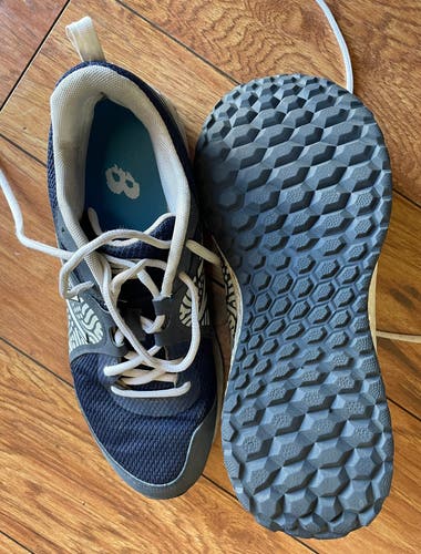 New Balance Size 10 Turf Shoes Navy White