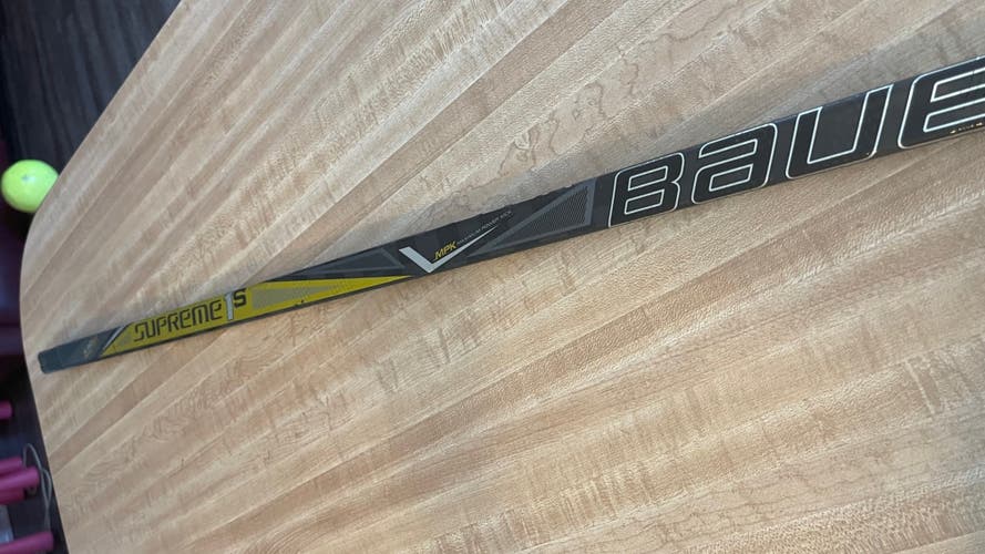Senior Right Handed Pro Stock Bauer Supreme 1s Hockey - Stick Flex 95