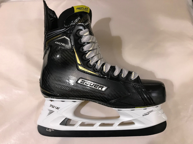 New Senior Bauer Supreme S29 Hockey Skates with Matrix Upgrades (read description) (Out Of The Box)