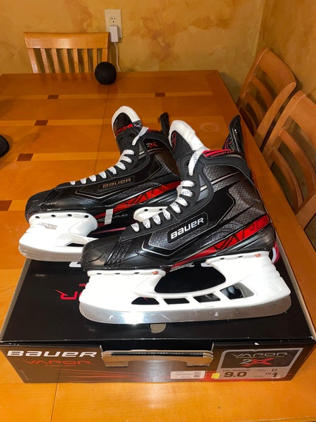 Senior Bauer Regular Width Size 9 Vapor 2X Hockey Skates