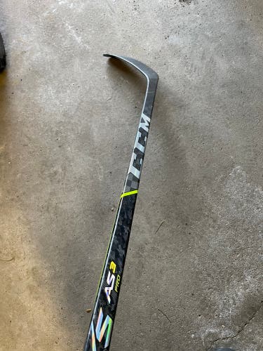 CCM Supertacks AS3 Pro RH P28 Curve