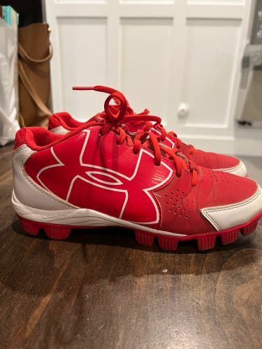 Under Armour Baseball Cleats (Rubber) Size 5