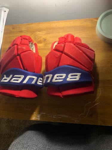Used Bauer 13" Gloves