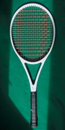 Vantage Custom VT001Mid 90 27" 330g weight 305mm balance 16x18 4 3/8 Strung Racquet MINT