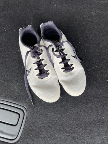 Used Nike Zoom Youth Track Spikes size 3.5Y