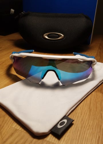 Oakley Radar EV Sunglasses - White with Prizm Sapphire Lenses