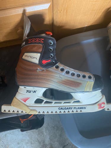 Used Bauer Vapor XXX Skates 10.5 EE