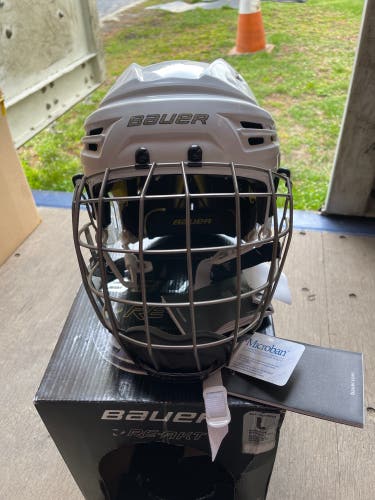 New Large Bauer  Re-Akt Helmet