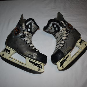 CCM Vector 5.0 Hockey Skates, Size 1D