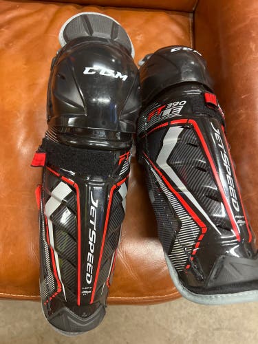 CCM Junior JetSpeed FT390 Shin Pads
