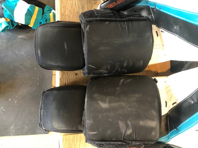 Factory Mad knee pads
