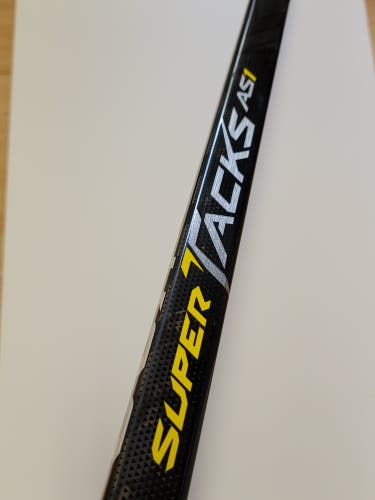 Excellent Condition Senior Pro Stock Used Right Handed CCM Super Tacks AS1 Hockey Stick