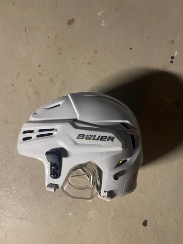 Used Large Bauer Re-Akt Helmet