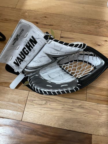 Vaughn Pro V Elite Glove/Blocker Intermediate