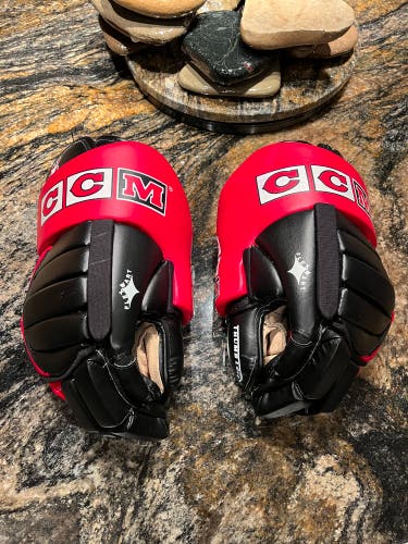 CCM ‘HG 420’ 15 inch Hockey Gloves - Awesome Condition