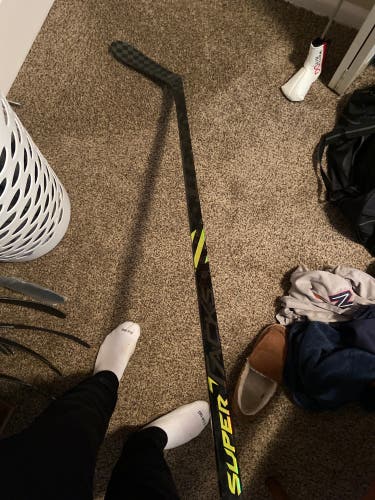 Senior Left Hand Toe Pattern  Super Tacks AS4 Pro Hockey Stick