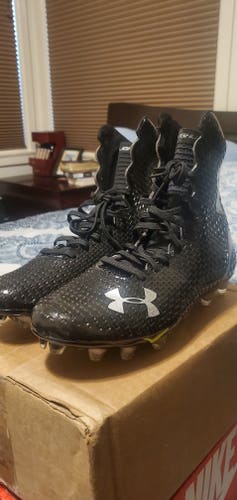 Under Armour Highlight Cleats - size 8