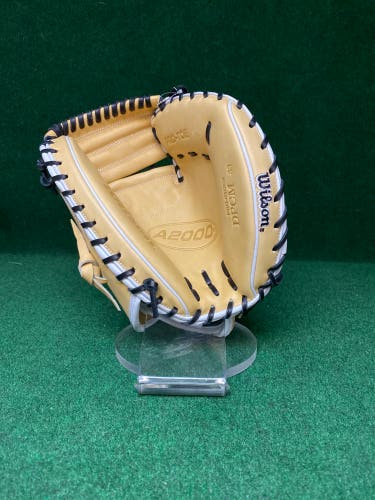 Catcher's 33" A2000 Baseball Glove