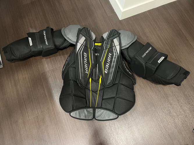 Used XL Bauer Supreme S27 Goalie Chest Protector